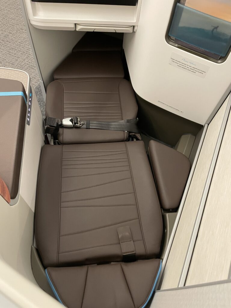 A Sneak Peek Of Hawaiian Airlines Boeing 787 Dreamliner Business Class Seats Hawaii Calling the seats in a plane