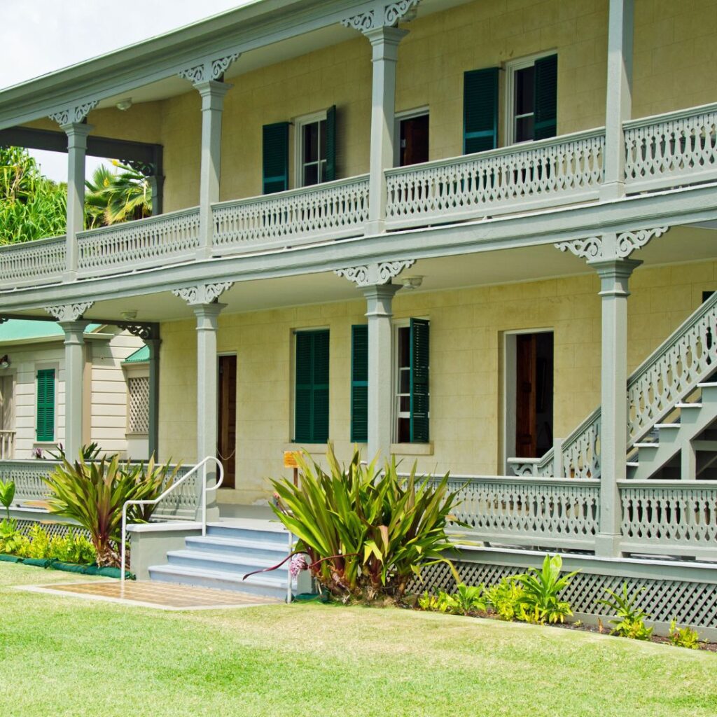 35 Best Things To Do On The Big Island Hawaii Calling a building with a lawn and a lawn