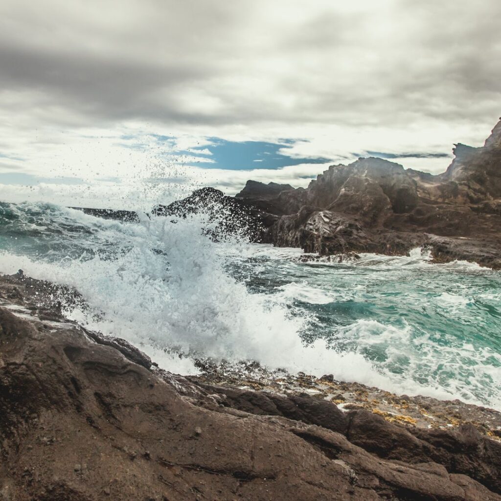 15 Best Snorkel Tours On Oahu | Book These Early Hawaii Calling waves crashing waves on rocks