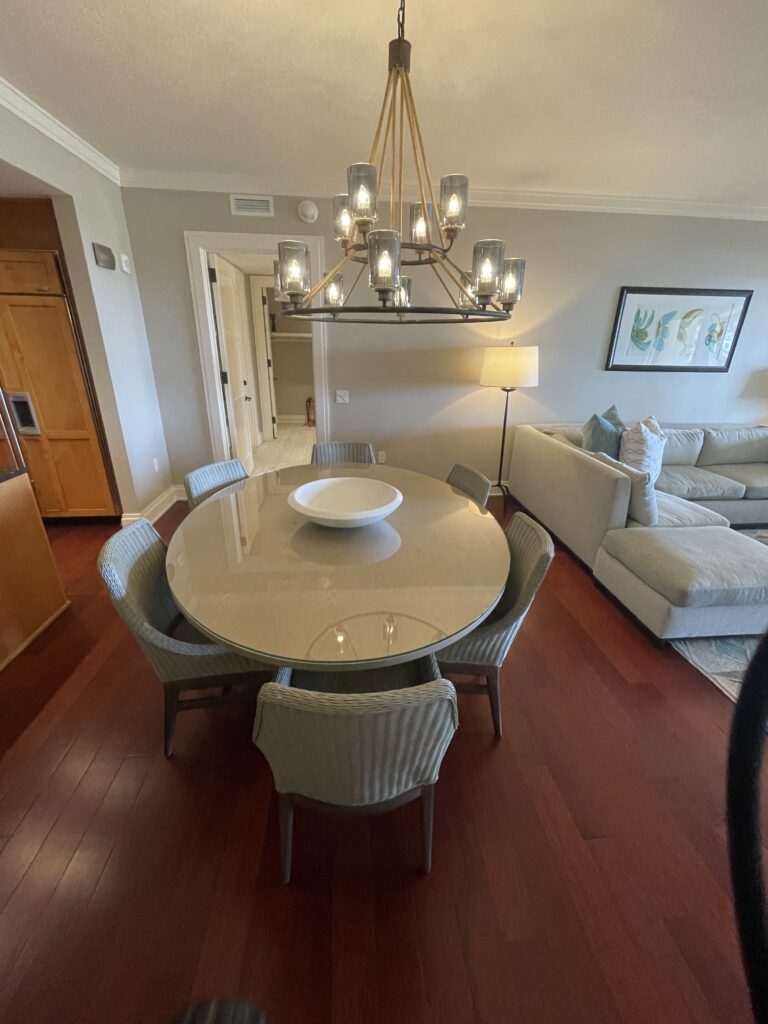 Review Montage Kapalua Bay | Maui Luxury Hawaii Calling a dining table in a living room
