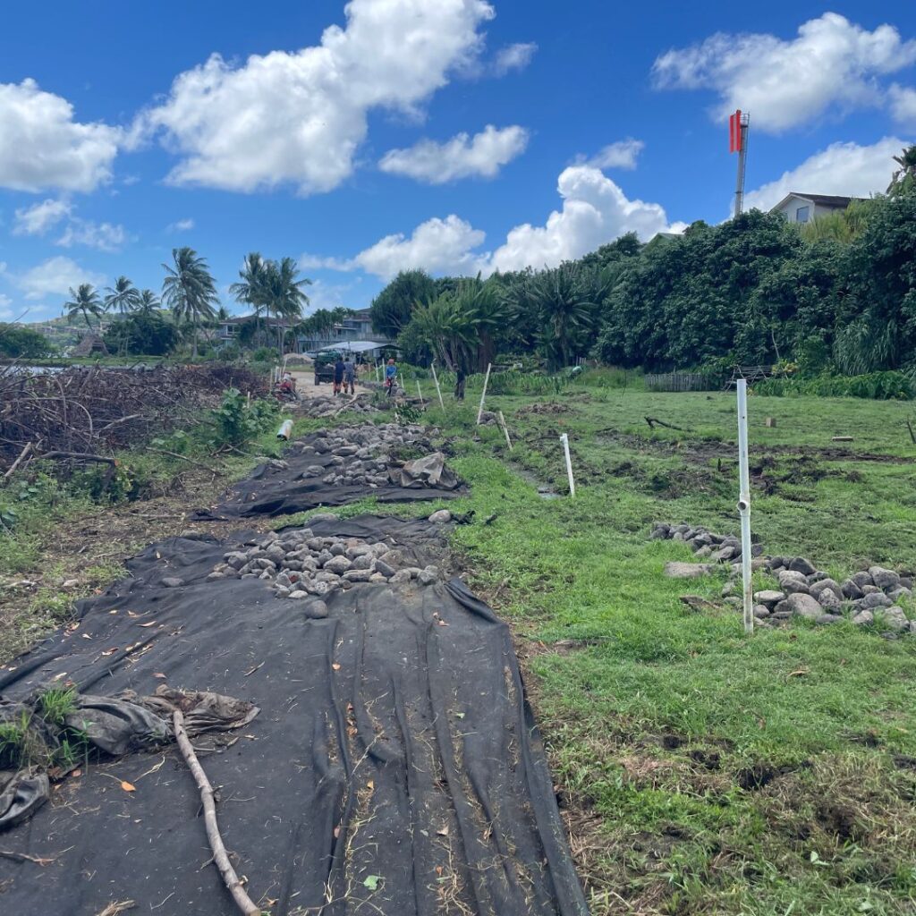 He'eia Fishpond Volunteer Opportunities: Participate in Ancient Aquaculture Hawaii Calling a field with rocks and trees
