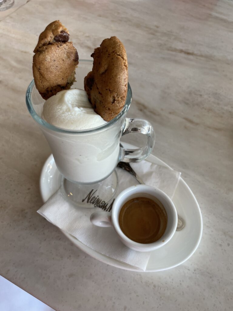 25 Best Restaurants in Hawaii for (2025) Hawaii Calling a glass cup with a drink and cookies on it