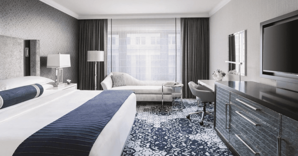 The 7 Best Marriott Hotels in San Francisco Hawaii Calling a room with a bed and a desk