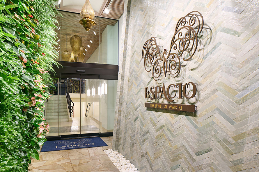 7 Best Luxury Hotels on Oahu (2025) Hawaii Calling a sign on a wall
