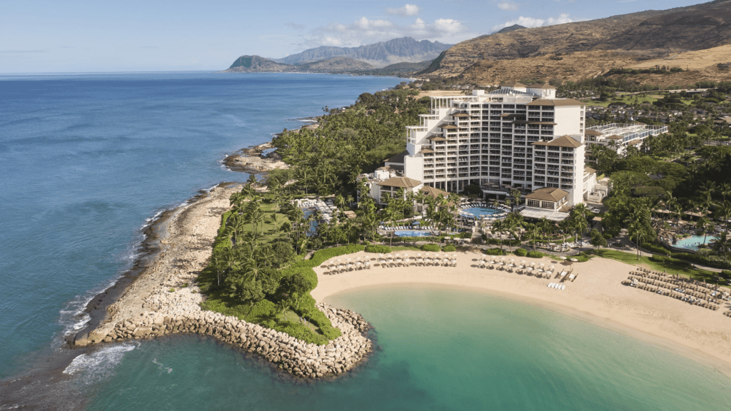 13 Best Luxury Hotels in Hawaii (2025) Hawaii Calling a hotel on a beach