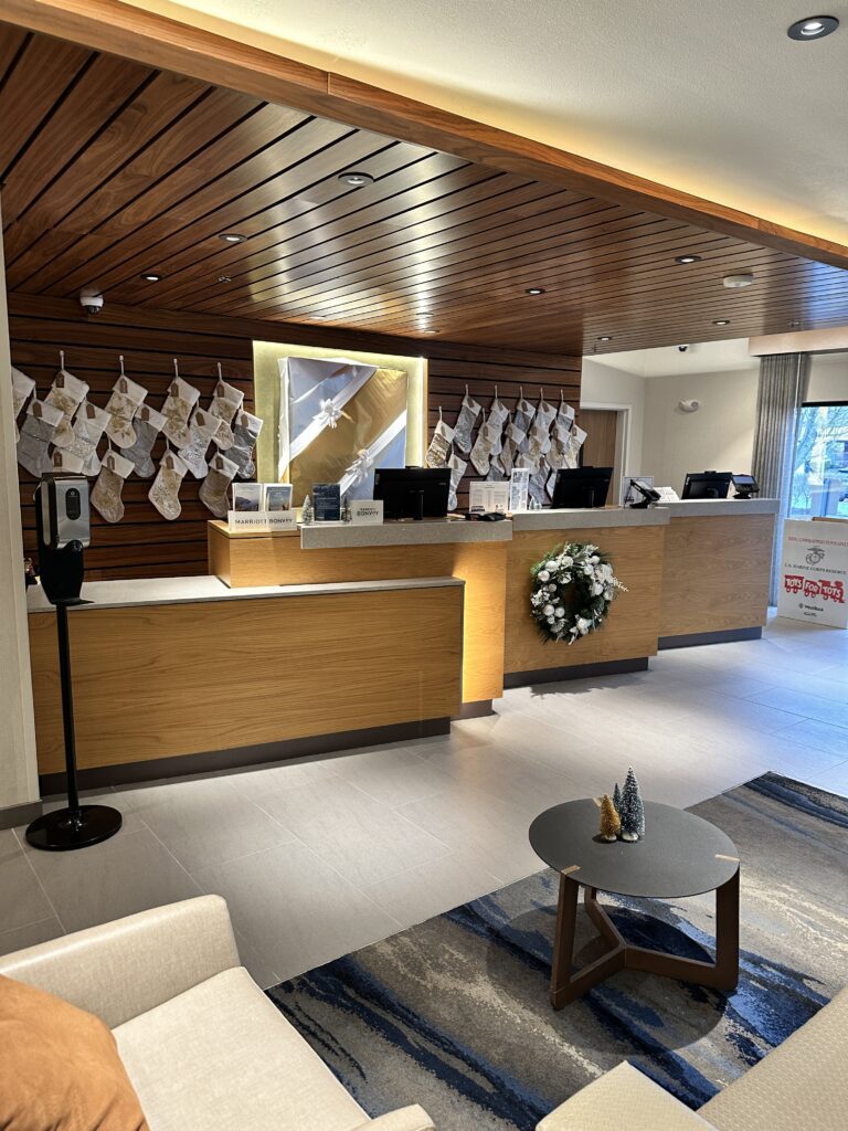 Review: Fairfield Inn & Suites Seattle Sea-Tac Airport Hawaii Calling a reception desk in a hotel