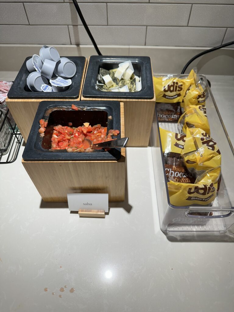 Review: Fairfield Inn & Suites Seattle Sea-Tac Airport Hawaii Calling a group of containers with food in them