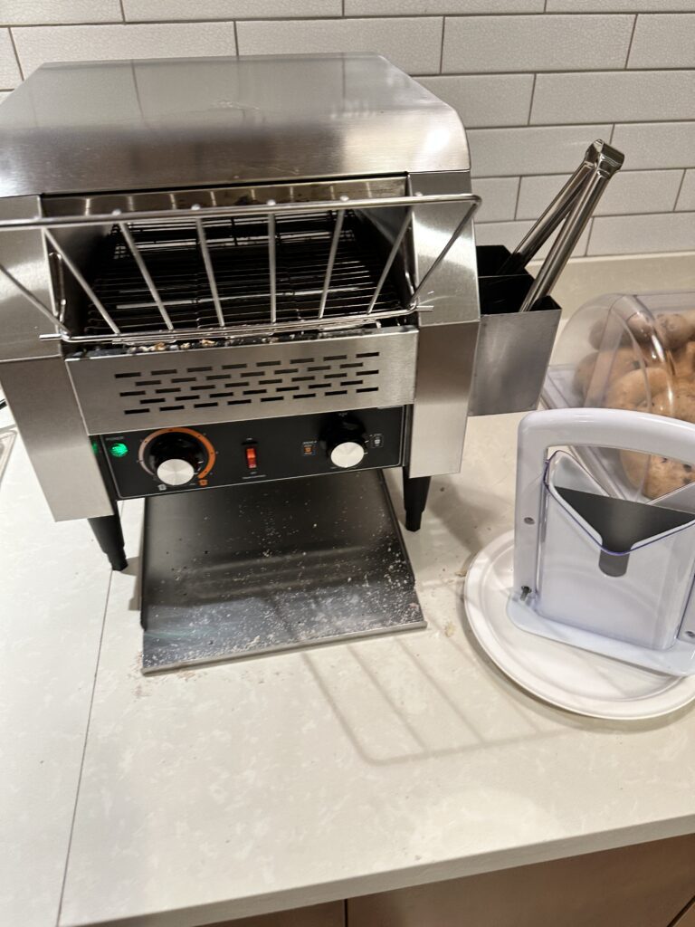 Review: Fairfield Inn & Suites Seattle Sea-Tac Airport Hawaii Calling a machine on a counter