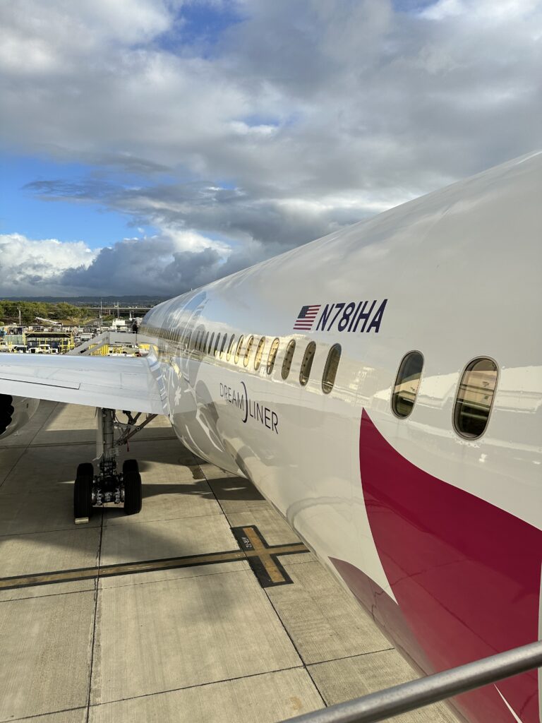 Hawaiian Airlines Boeing 787 Dreamliner Walk Through Hawaii Calling a plane on the tarmac