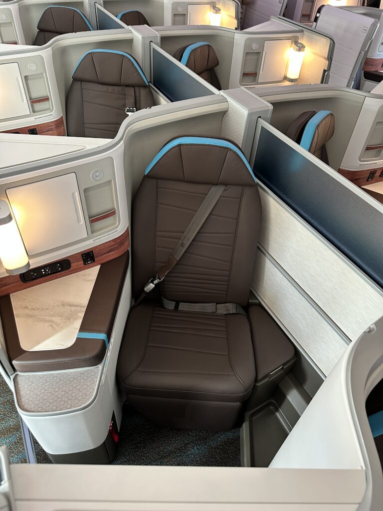 Hawaiian Airlines Boeing 787 Dreamliner Walk Through Hawaii Calling a seat in a plane