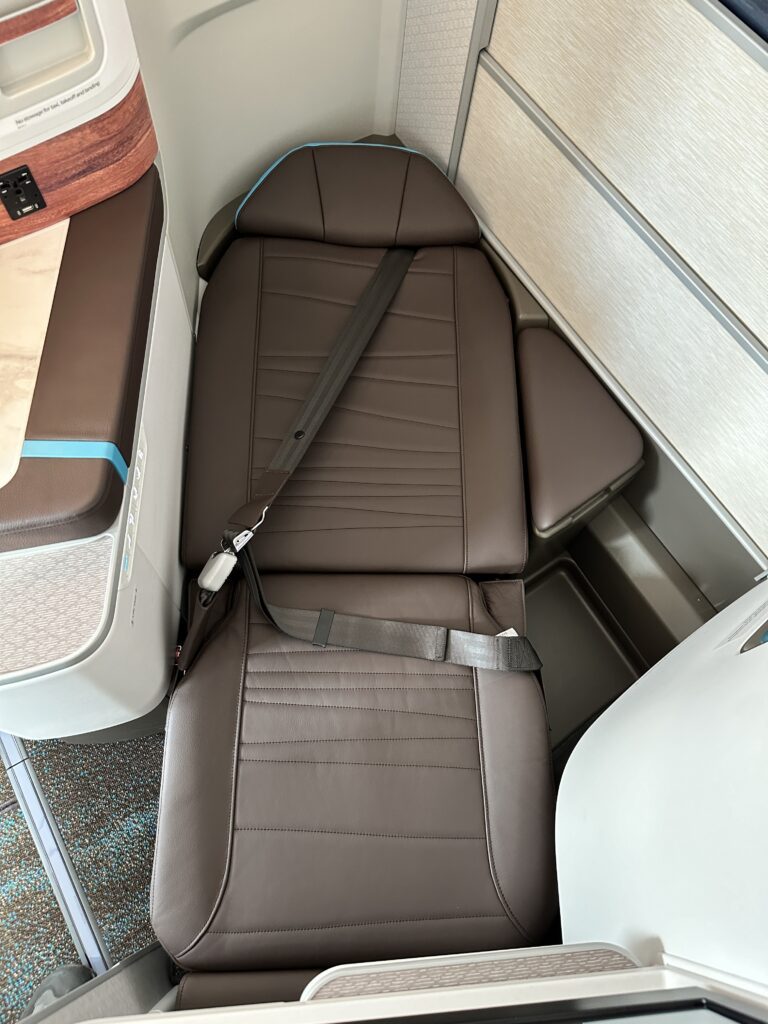 Hawaiian Airlines Boeing 787 Dreamliner Walk Through Hawaii Calling a seat belt on a seat