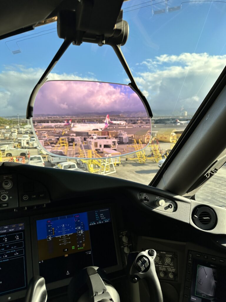 Hawaiian Airlines Boeing 787 Dreamliner Walk Through Hawaii Calling a view of an airplane from the cockpit of an airplane