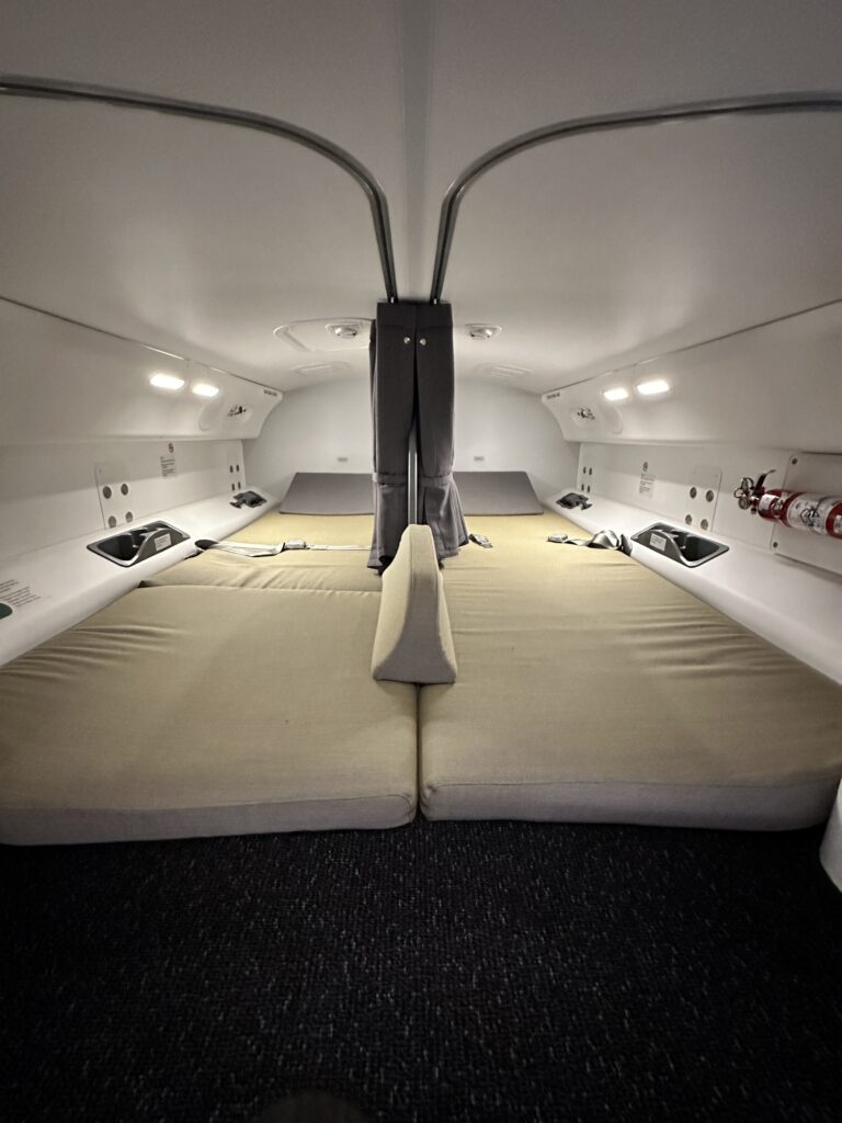 Hawaiian Airlines Boeing 787 Dreamliner Walk Through Hawaii Calling a room with two beds