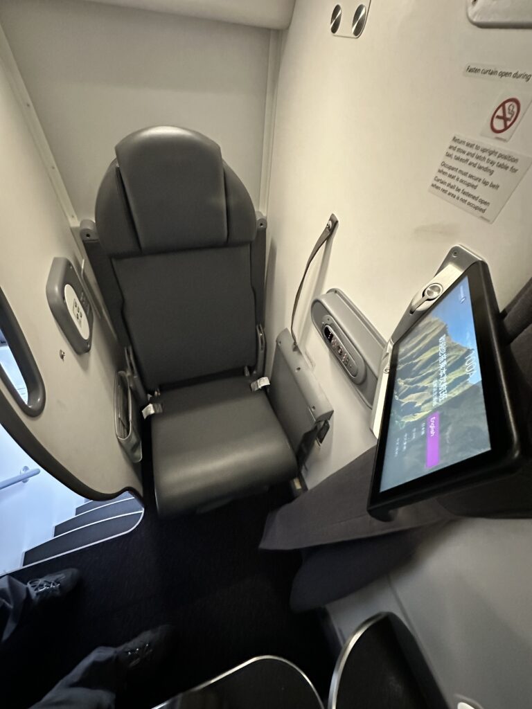 Hawaiian Airlines Boeing 787 Dreamliner Walk Through Hawaii Calling a seat in a plane
