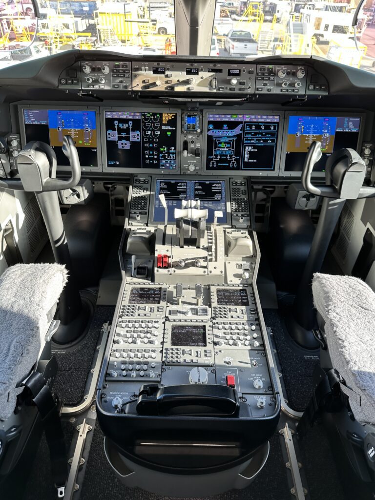 Hawaiian Airlines Boeing 787 Dreamliner Walk Through Hawaii Calling the cockpit of an airplane