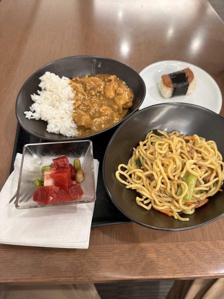 American Airlines Premium Economy Review: Honolulu (HNL) to Phoenix (PHX) on the Boeing 787-8 Hawaii Calling a plate of food on a table