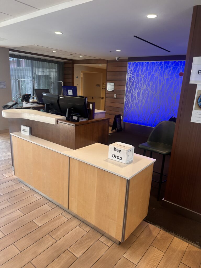 Fairfield Inn & Suites Los Angeles LAX/El Segundo | Hotel Review Hawaii Calling a reception desk in a hotel