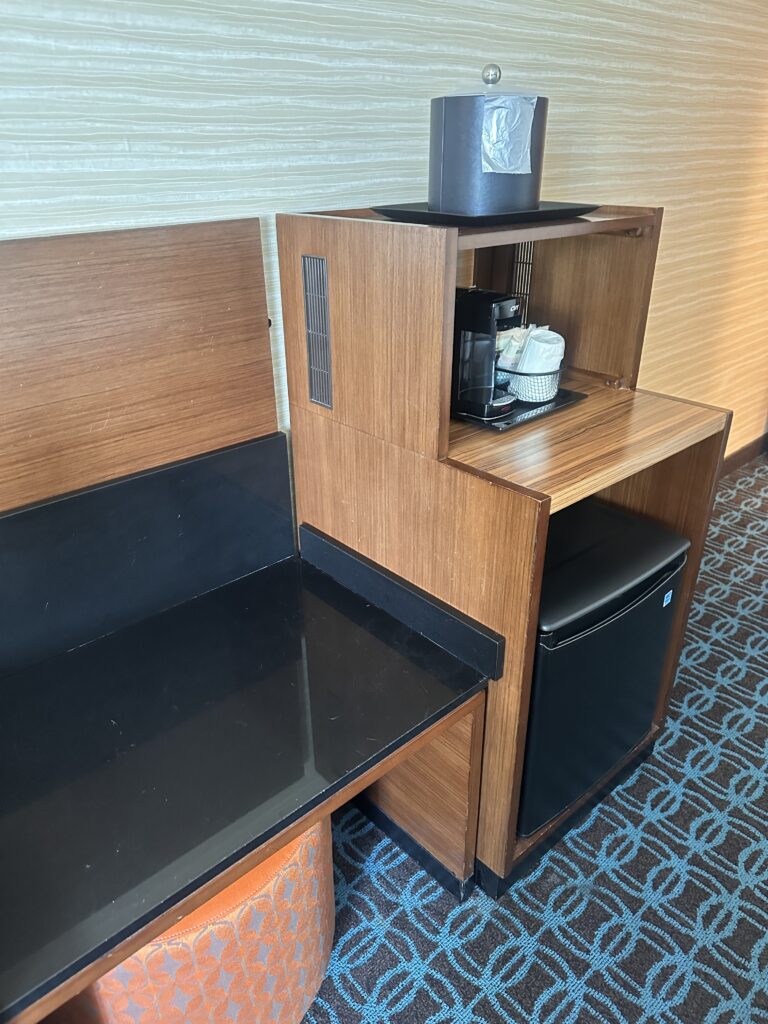 Fairfield Inn & Suites Los Angeles LAX/El Segundo | Hotel Review Hawaii Calling a wooden shelf with a black counter top