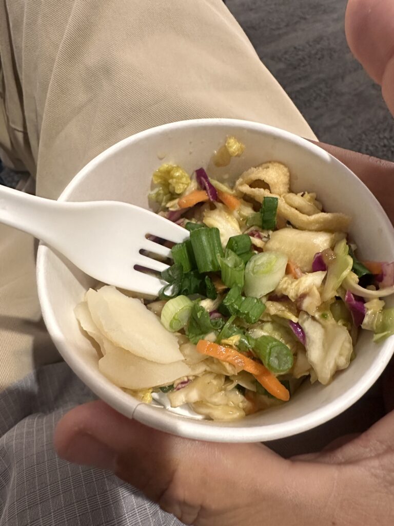 Review: American Airlines A321neo Los Angeles (LAX) - Honolulu (HNL) Economy Hawaii Calling a bowl of food with a fork