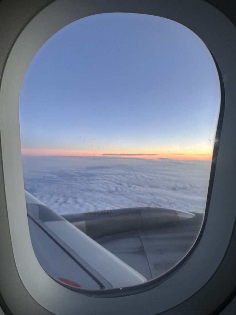 Review: American Airlines A321neo Los Angeles (LAX) - Honolulu (HNL) Economy Hawaii Calling a view of clouds from an airplane window