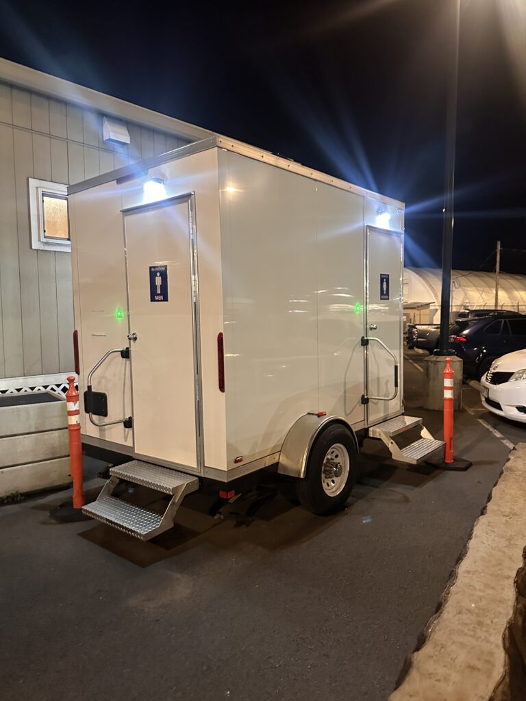 Mokulele Airlines Review: Honolulu (HNL) to Lāna‘i (LNY) | A Scenic Solo Flight Review Hawaii Calling a white trailer with lights on the top
