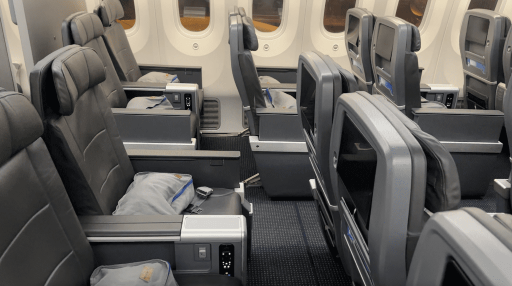 American Airlines Premium Economy Review: Honolulu (HNL) to Phoenix (PHX) on the Boeing 787-8 Hawaii Calling a row of seats in an airplane