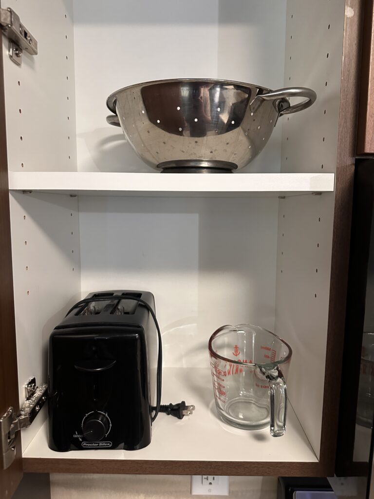 Residence Inn Oahu Kapolei: A Smart Option for Longer Stays on Oʻahu Hawaii Calling a kitchen utensils on a shelf