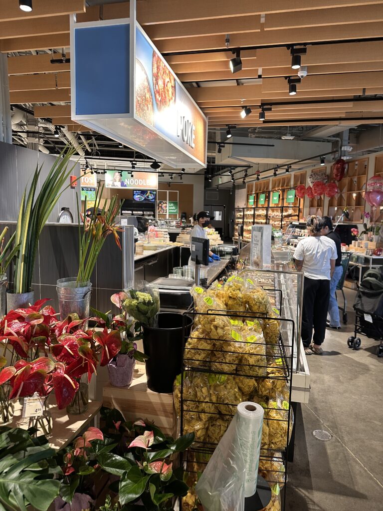 Residence Inn Oahu Kapolei: A Smart Option for Longer Stays on Oʻahu Hawaii Calling a store with lots of plants and people