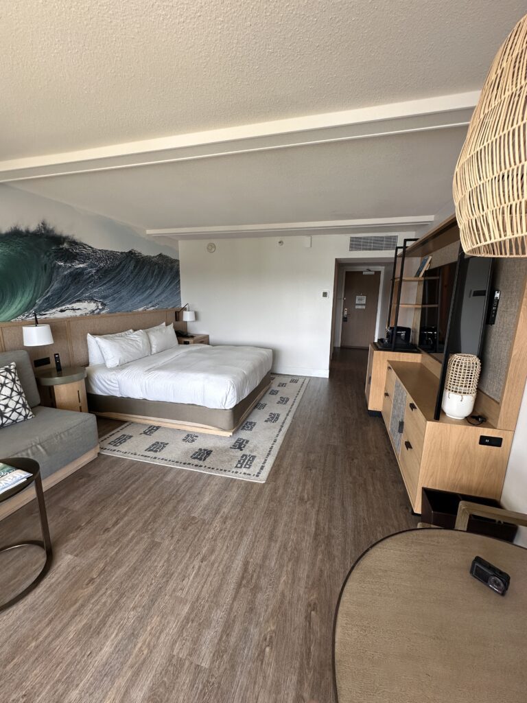 Review: The Ritz-Carlton O‘ahu, Turtle Bay — North Shore Luxury with Room to Breathe Hawaii Calling a room with a bed and a television