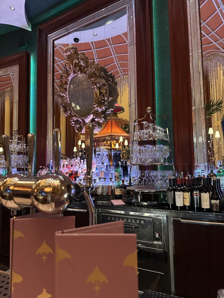 Bar Parasol Wynn Las Vegas Review: A Stunning Pre-Dinner Cocktail Lounge Hawaii Calling Bar Parasol Wynn Las Vegas Review: A Stunning Pre-Dinner Cocktail Lounge