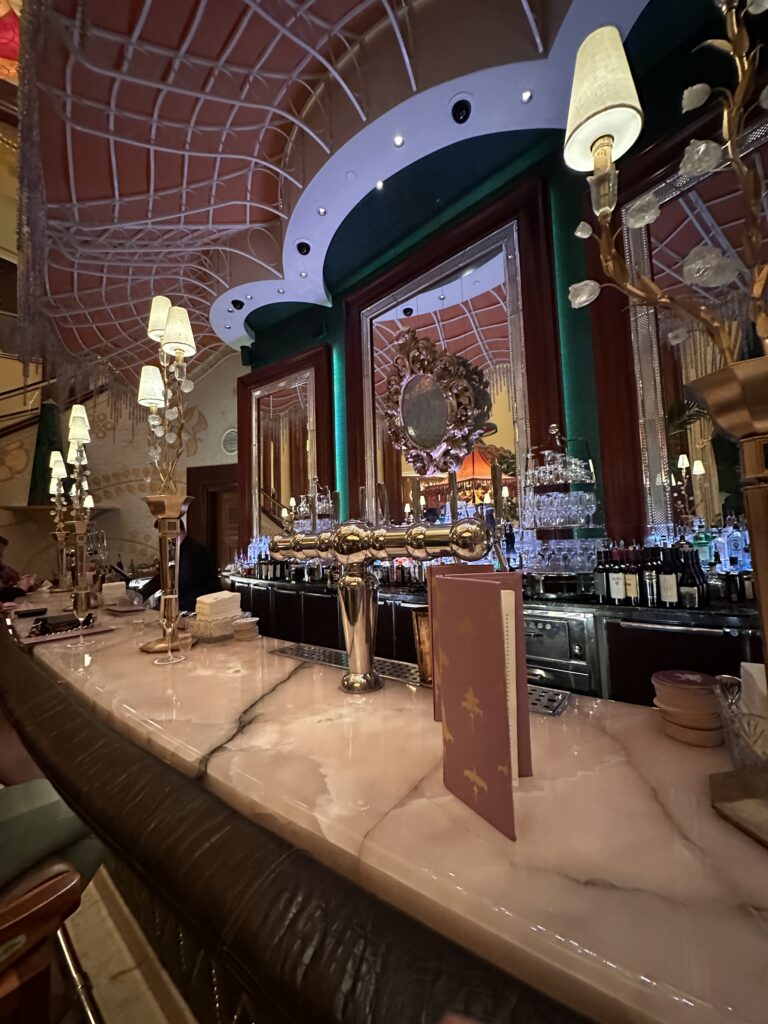 Bar Parasol Wynn Las Vegas Review: A Stunning Pre-Dinner Cocktail Lounge Hawaii Calling Bar Parasol Wynn Las Vegas Review: A Stunning Pre-Dinner Cocktail Lounge