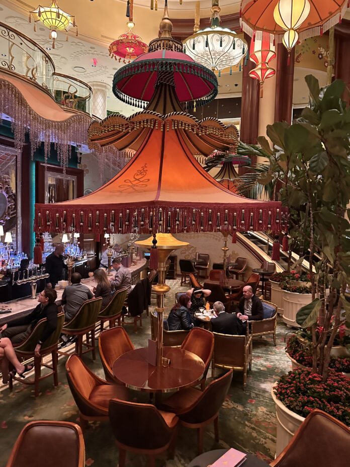 Bar Parasol Wynn Las Vegas Review: A Stunning Pre-Dinner Cocktail Lounge